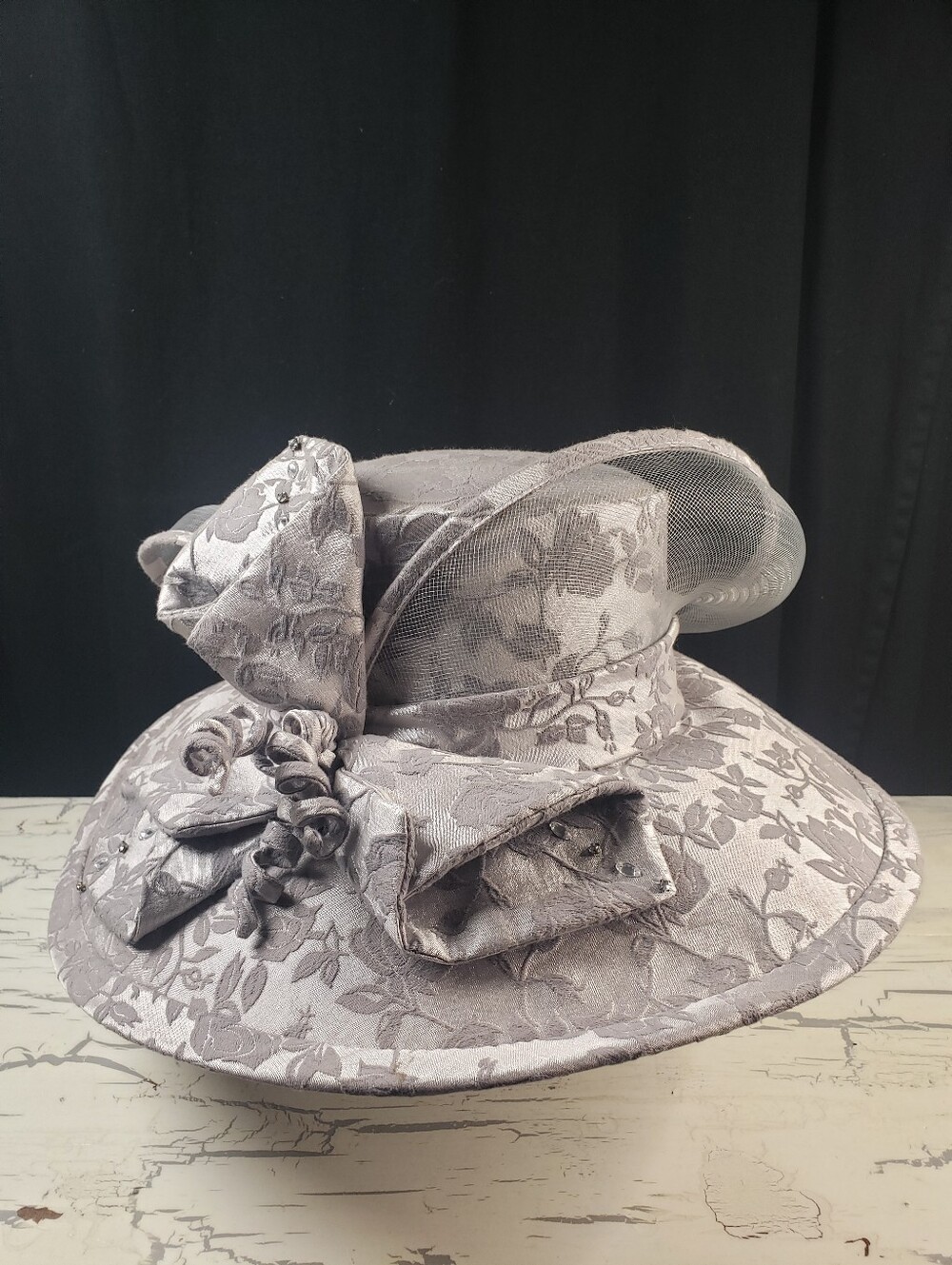 ML Studio Church Hat in Metallic Silver & Gray Floral Jacquard - OS (Size 7)